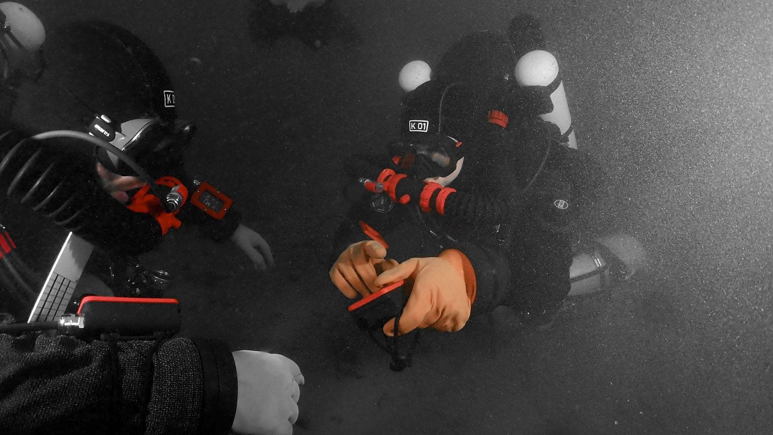 Closed circuit rebreather training dive with LRDG instructors