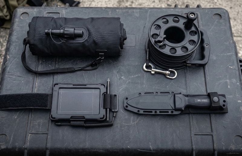 Tactical diving operator accessory pack for military and tech diving